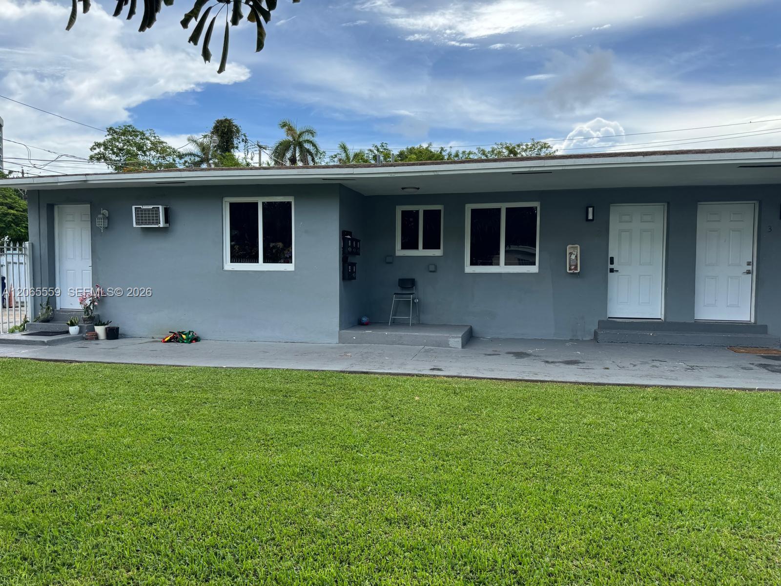   /  3200 sq. ft. $ 2026-08-04 0 foto