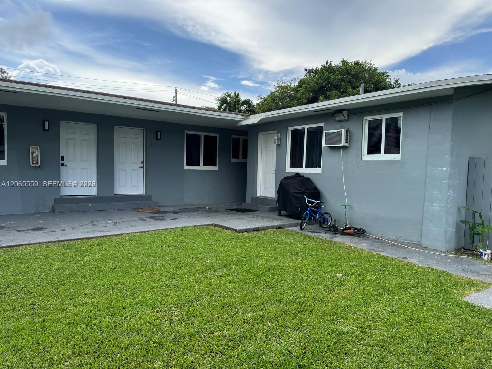   /  3200 sq. ft. $ 2026-08-04 0 foto