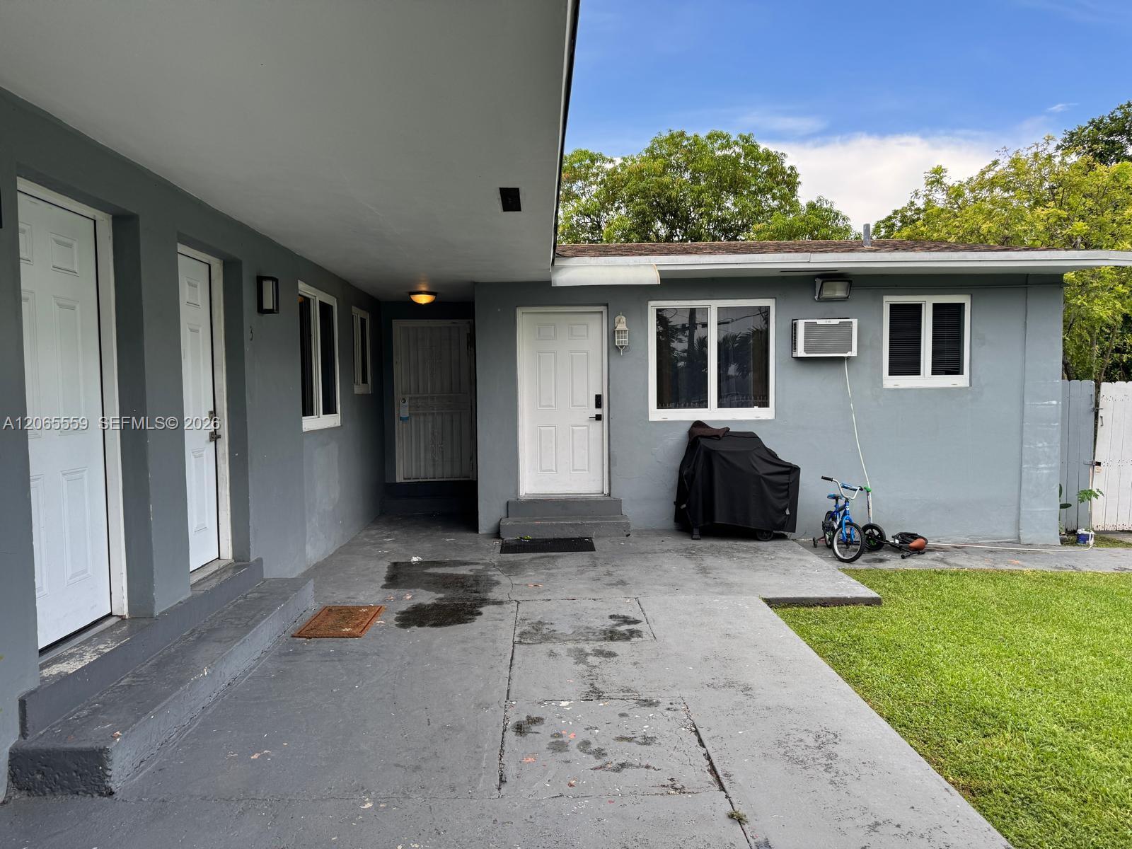   /  3200 sq. ft. $ 2026-08-04 0 foto