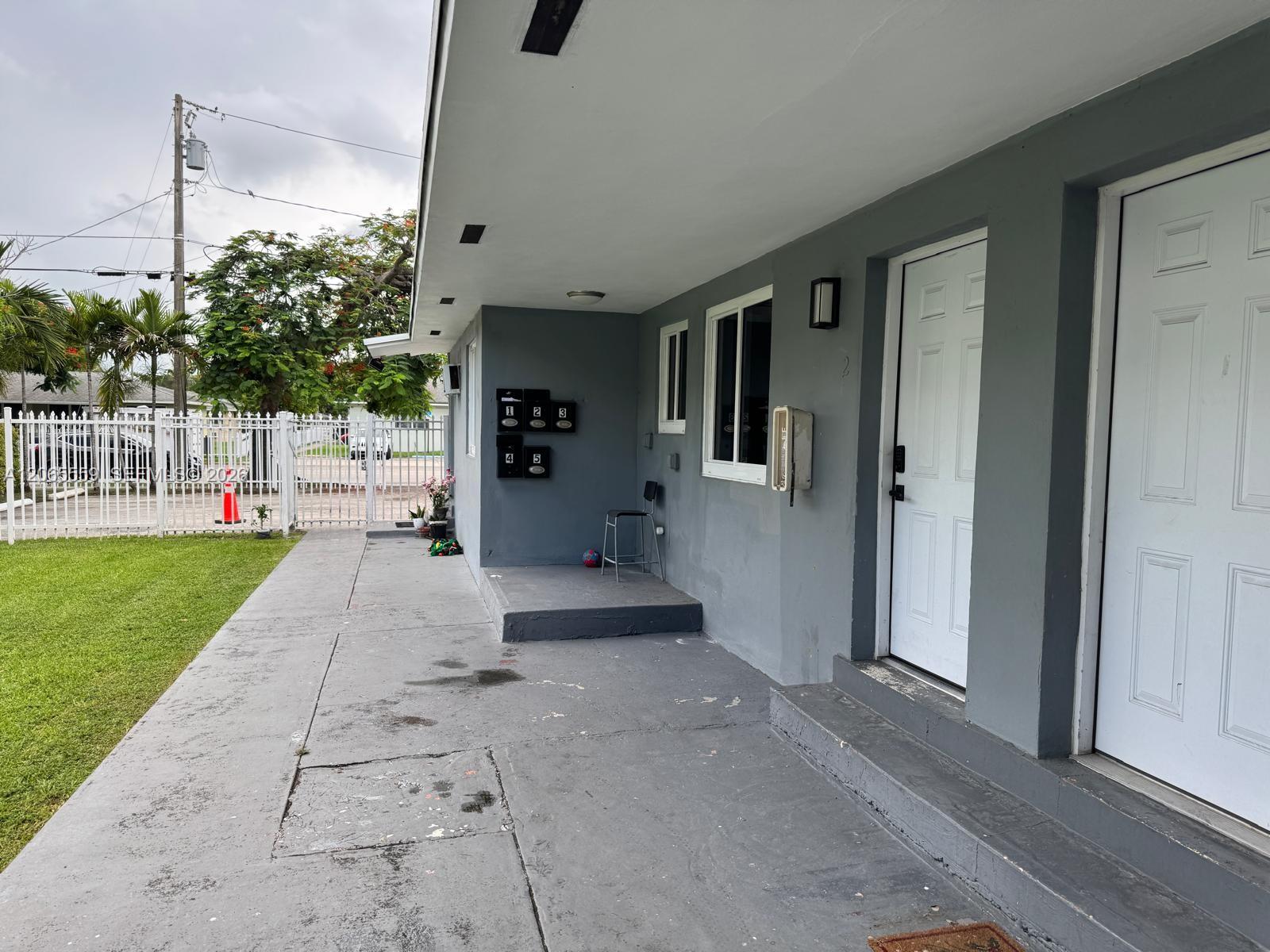   /  3200 sq. ft. $ 2026-08-04 0 foto