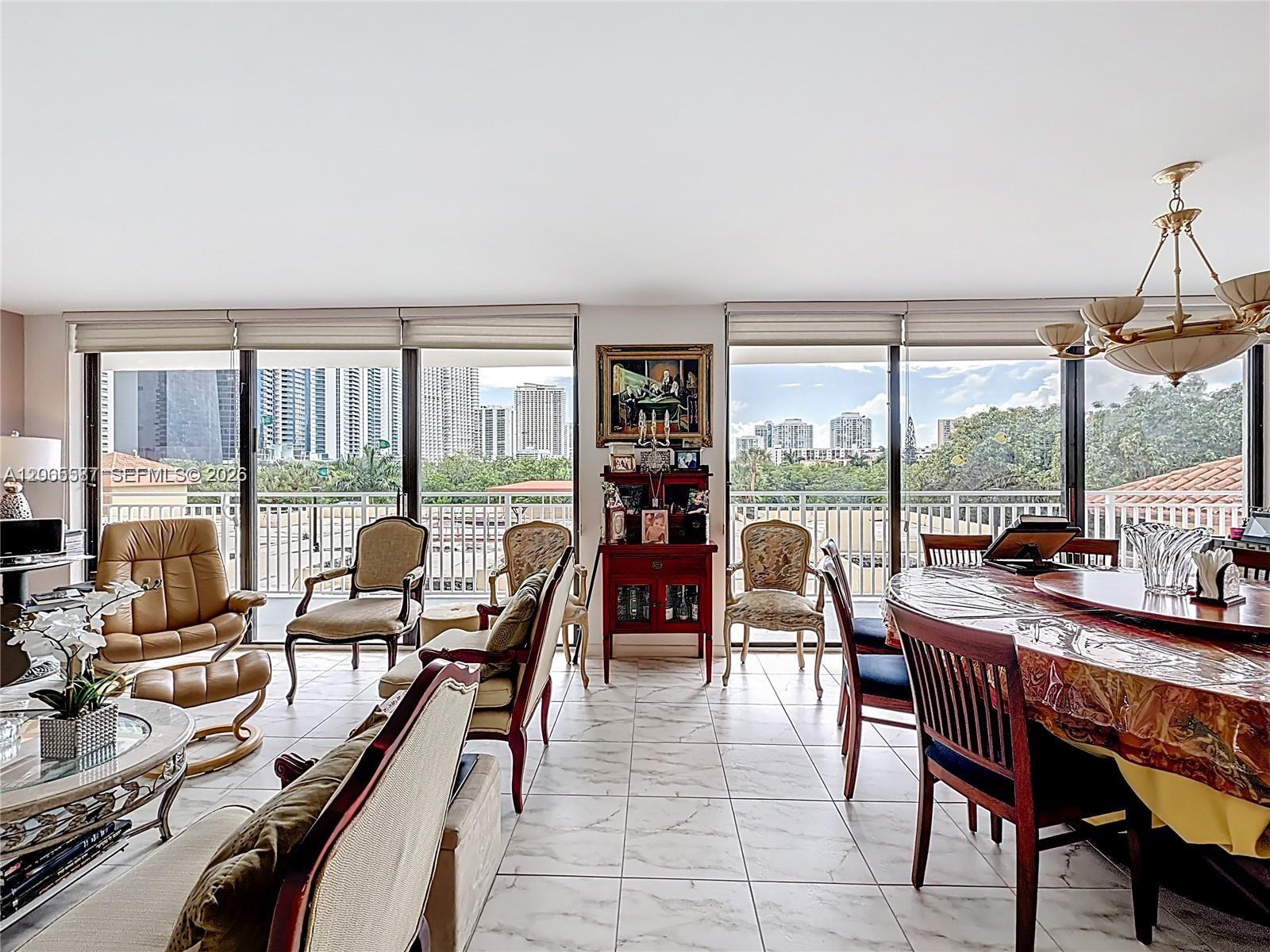 Ver detalles 409 3 / 3 2267 sq. ft. $ 2026-08-04 0 foto