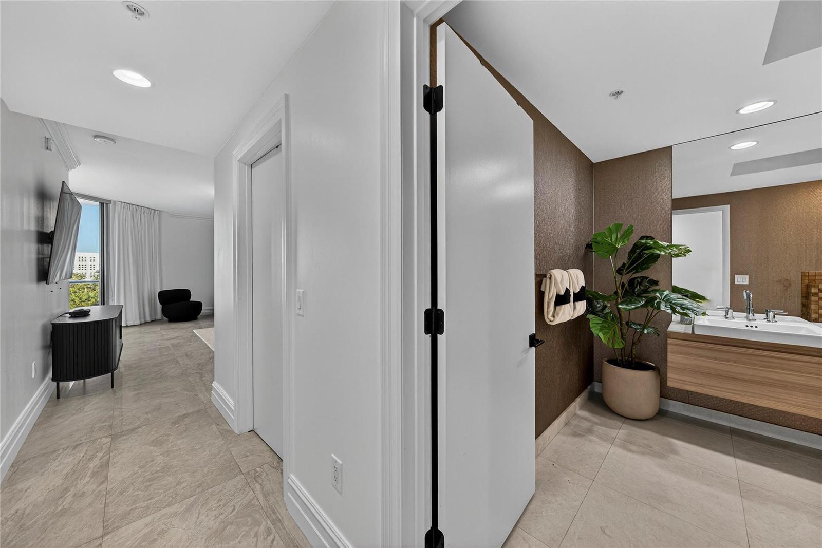 Photo of 17301 Biscayne #506, North Miami Beach, Florida, 33160 - Photo 27