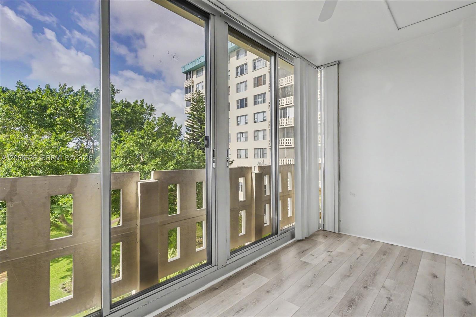 See details 405 1 / 2 844 sq. ft. $ 2026-08-05 0 Photo