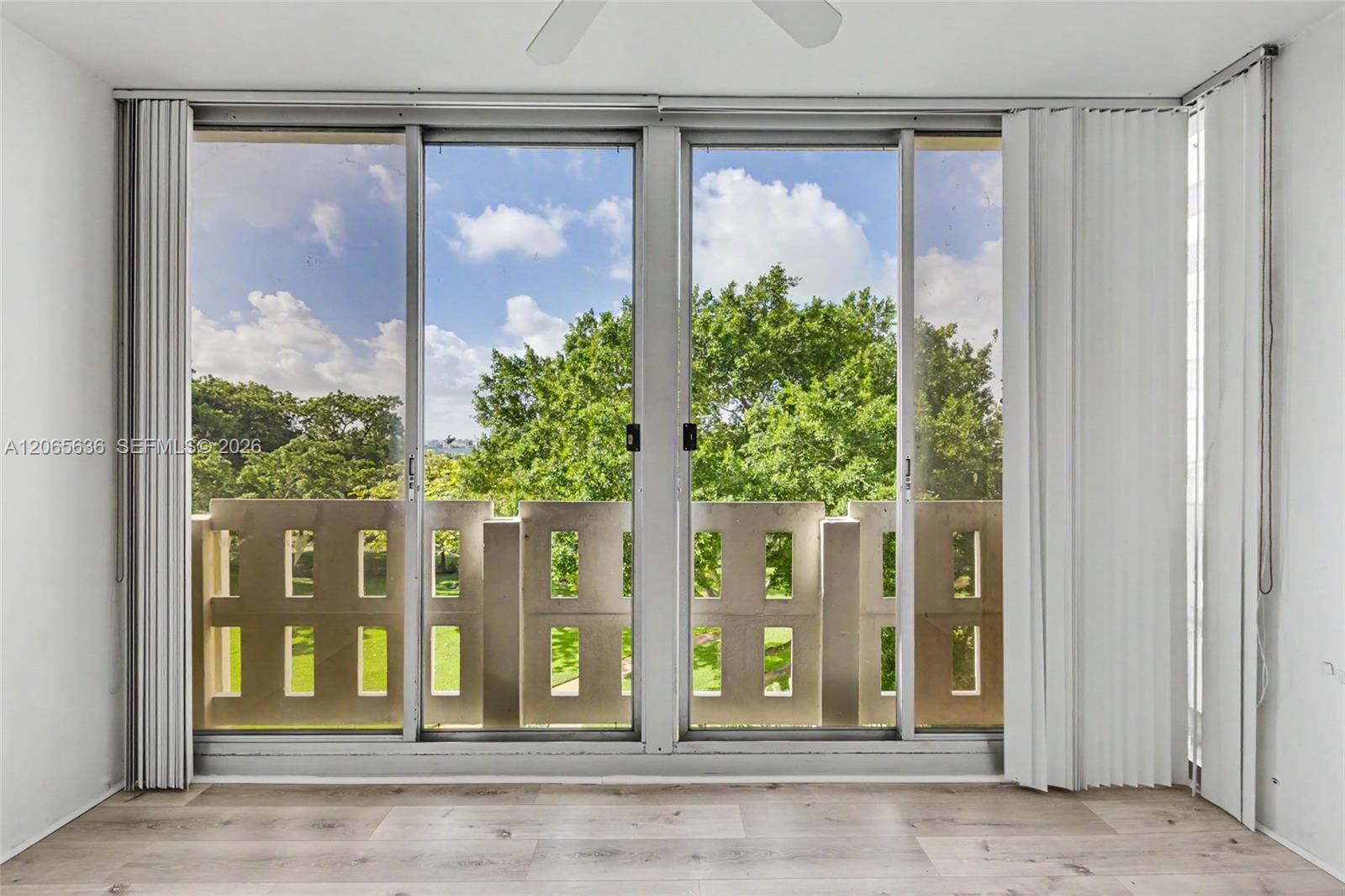 See details 405 1 / 2 844 sq. ft. $ 2026-08-05 0 Photo