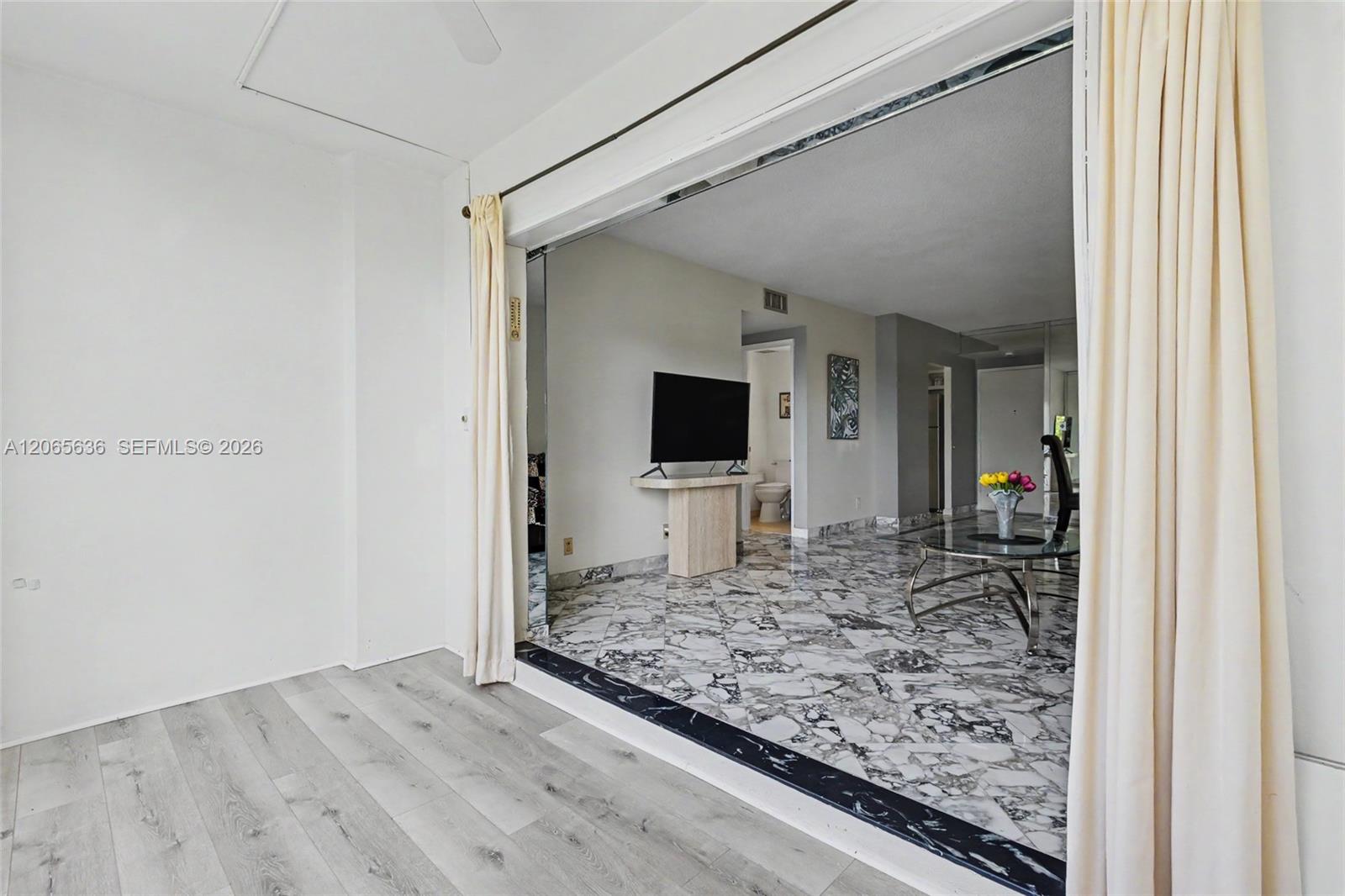 See details 405 1 / 2 844 sq. ft. $ 2026-08-05 0 Photo