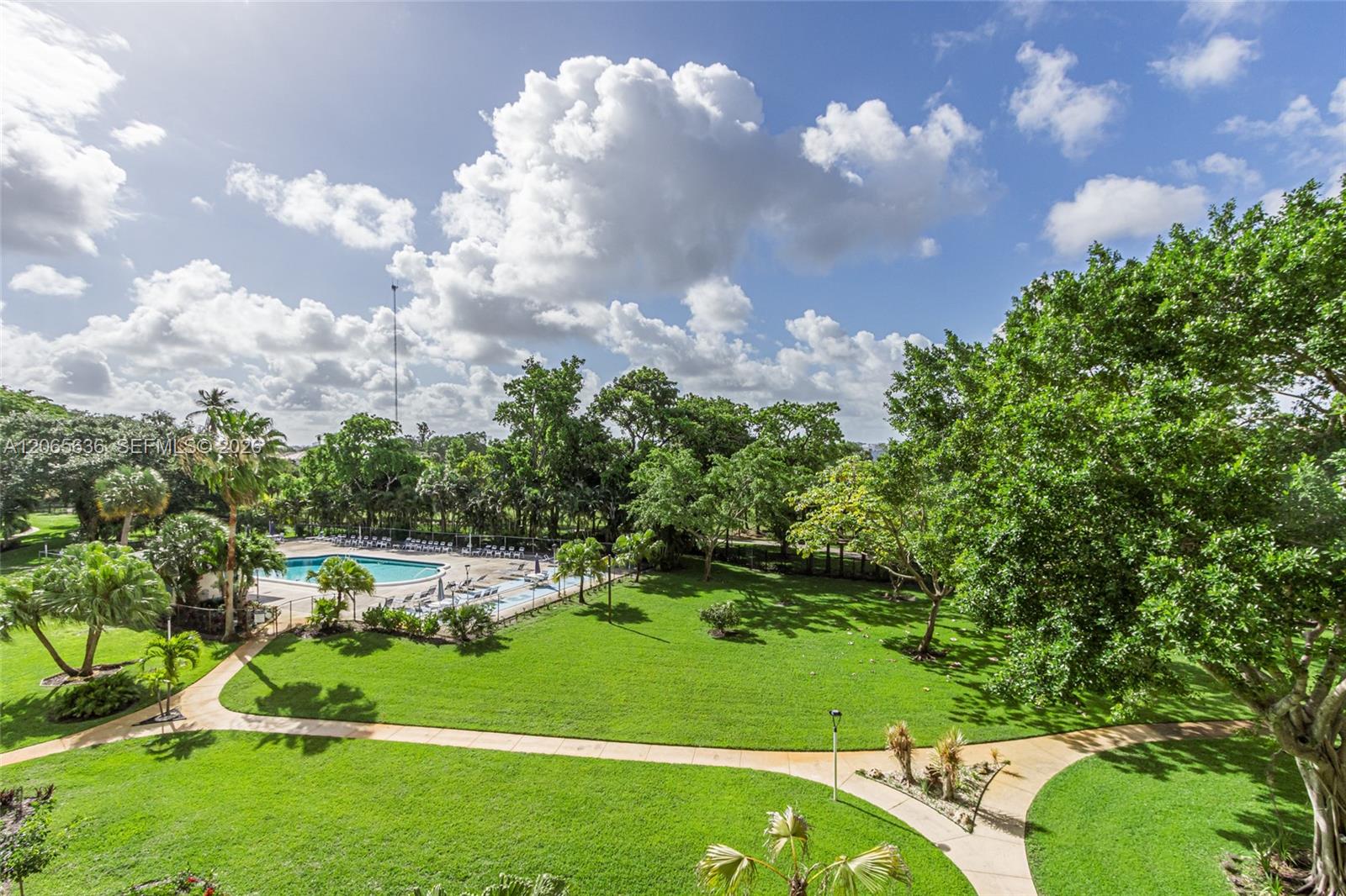 See details 405 1 / 2 844 sq. ft. $ 2026-08-05 0 Photo