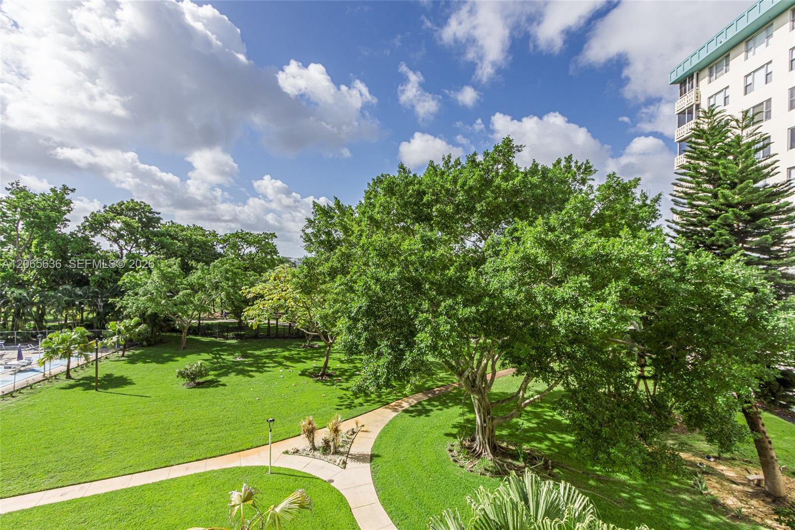 See details 405 1 / 2 844 sq. ft. $ 2026-08-05 0 Photo