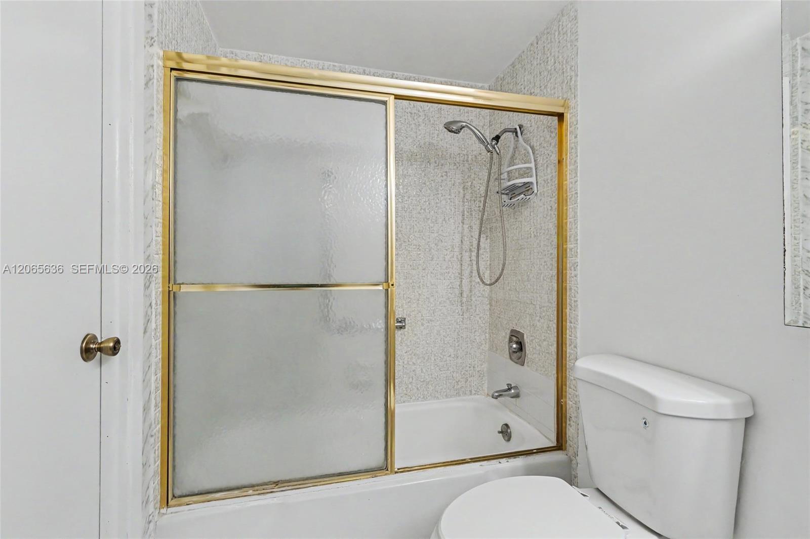 See details 405 1 / 2 844 sq. ft. $ 2026-08-05 0 Photo