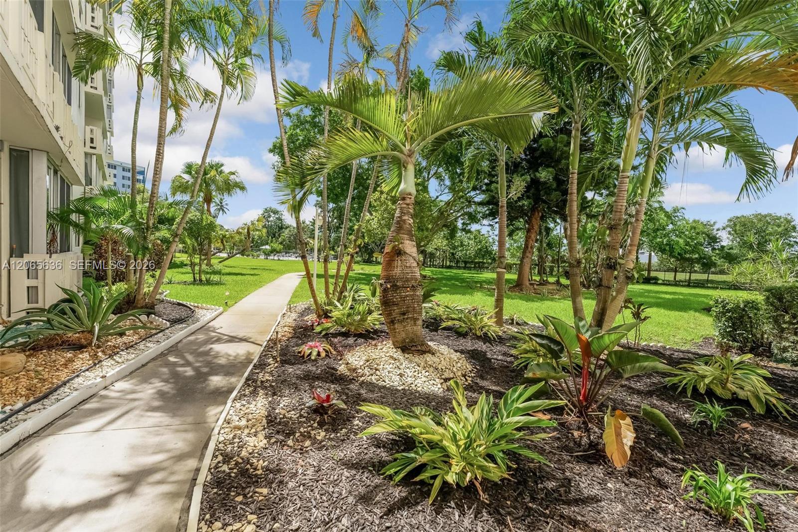 See details 405 1 / 2 844 sq. ft. $ 2026-08-05 0 Photo