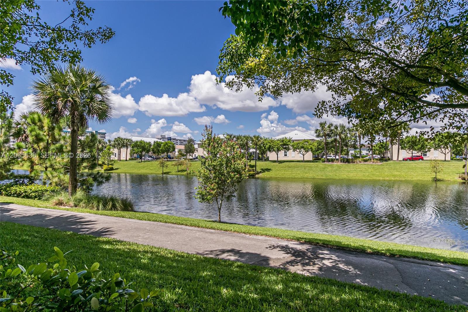 See details 405 1 / 2 844 sq. ft. $ 2026-08-05 0 Photo