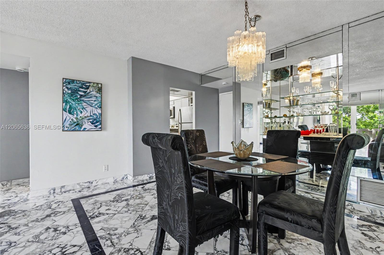 See details 405 1 / 2 844 sq. ft. $ 2026-08-05 0 Photo