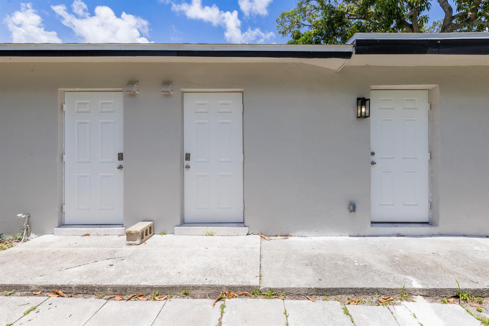  / 0 1744 sq. ft. $ 2026-08-06 0 foto