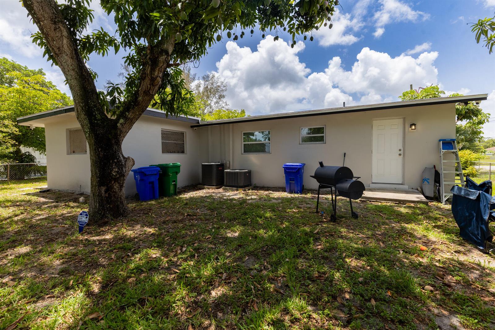   / 0 1744 sq. ft. $ 2026-08-06 0 foto
