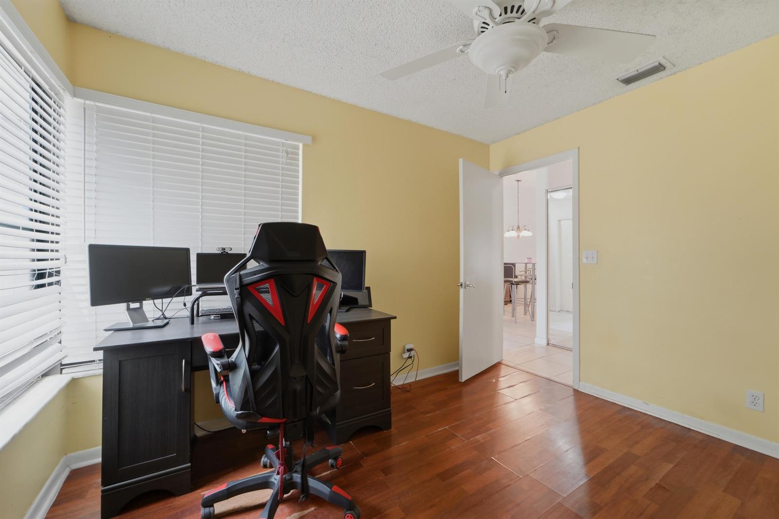 49 3 / 2 1382 sq. ft. $ 2026-08-20 0 Photo