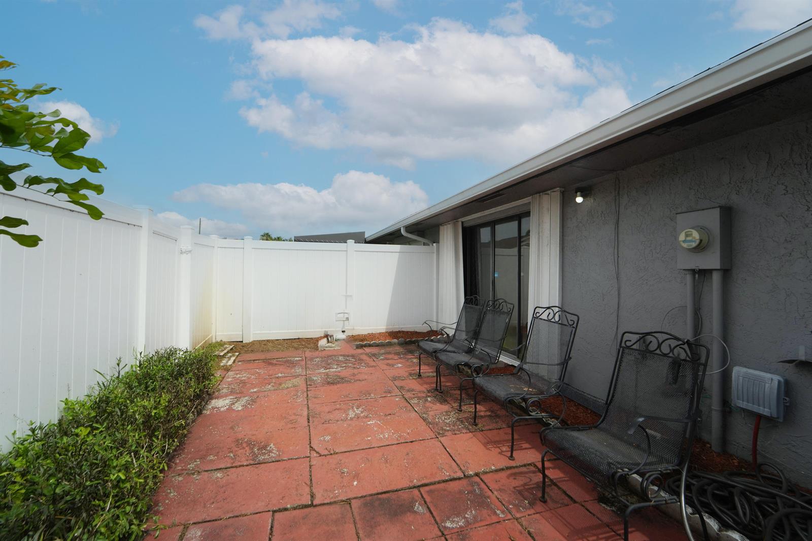 49 3 / 2 1382 sq. ft. $ 2026-08-20 0 Photo
