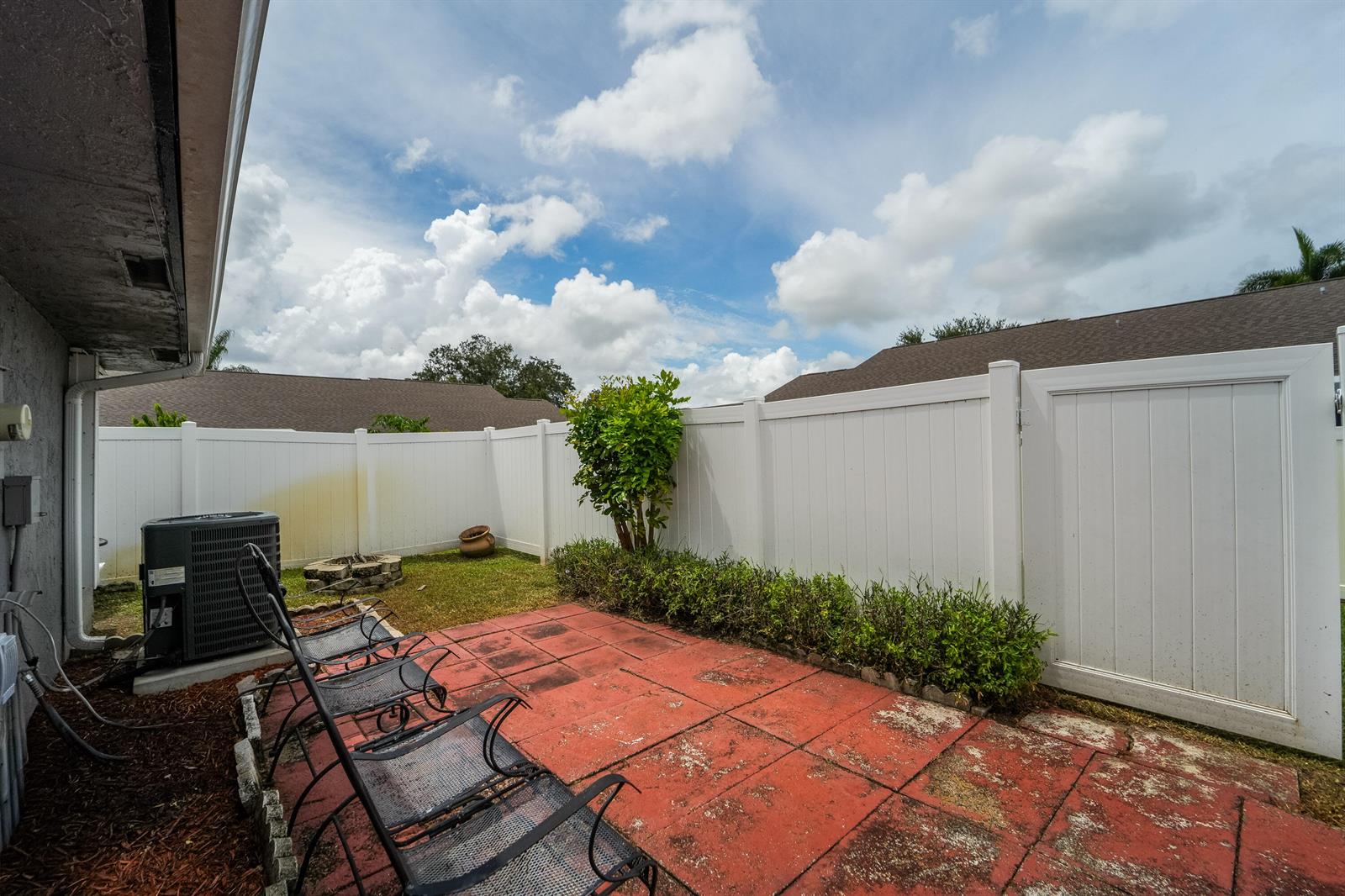 49 3 / 2 1382 sq. ft. $ 2026-08-20 0 Photo