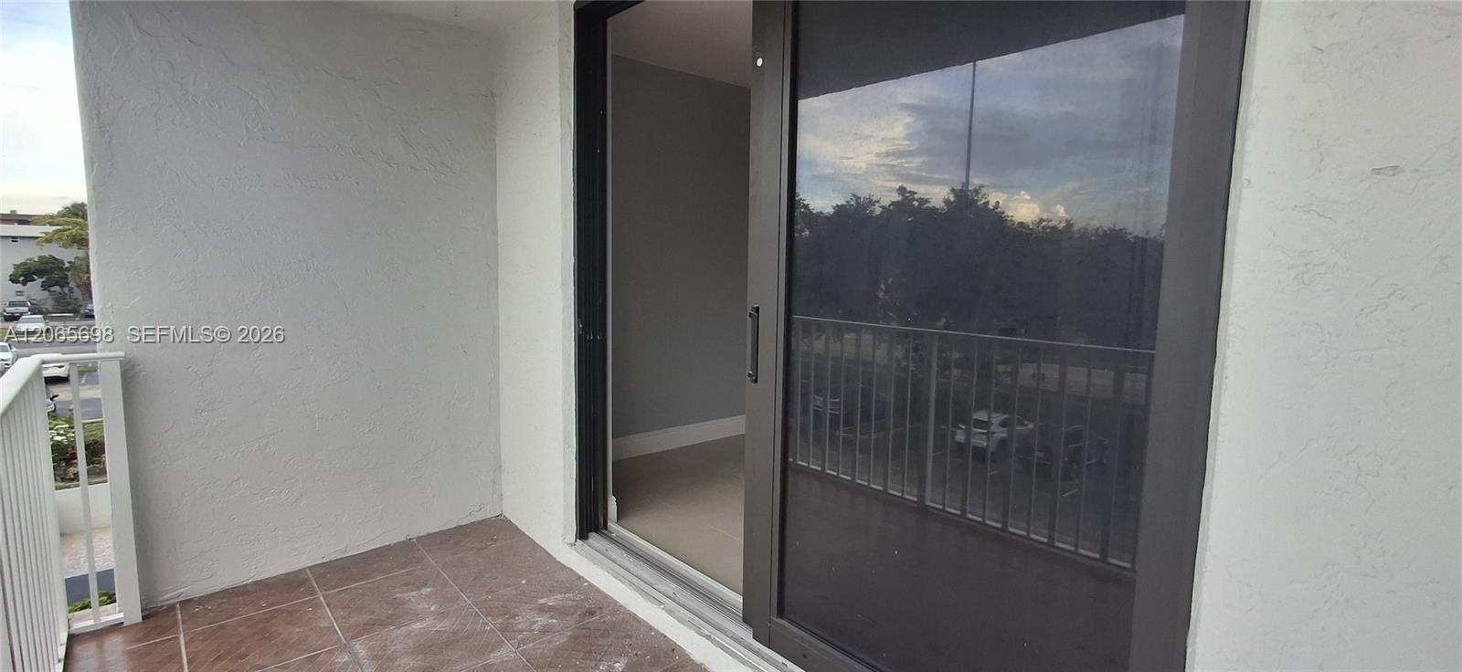 311 1 / 2 830 sq. ft. $ 2026-08-05 0 foto
