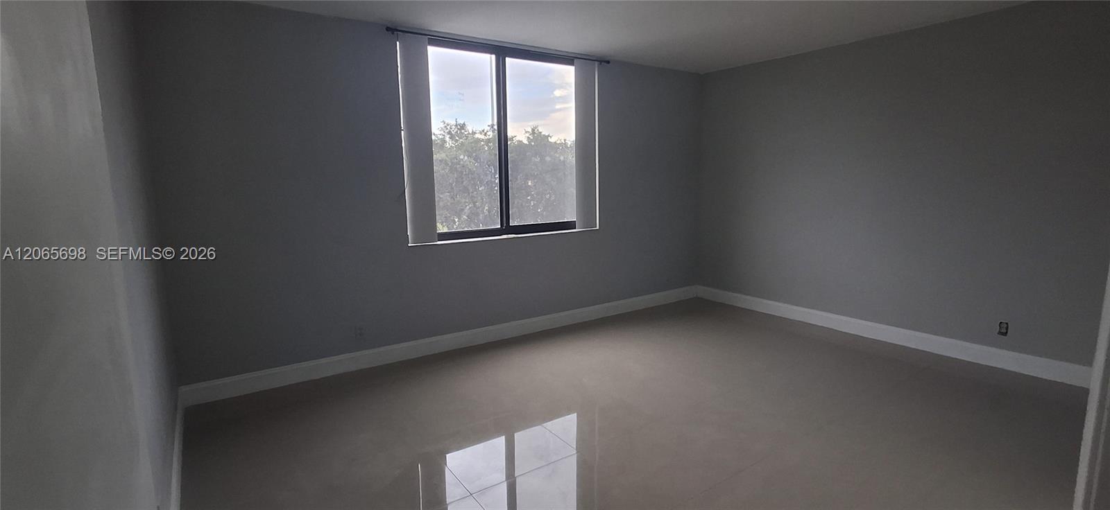 311 1 / 2 830 sq. ft. $ 2026-08-05 0 foto