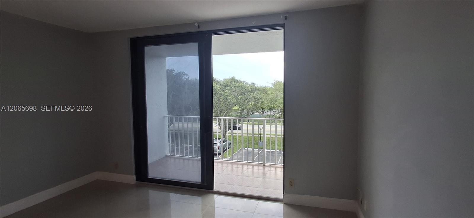 311 1 / 2 830 sq. ft. $ 2026-08-05 0 foto