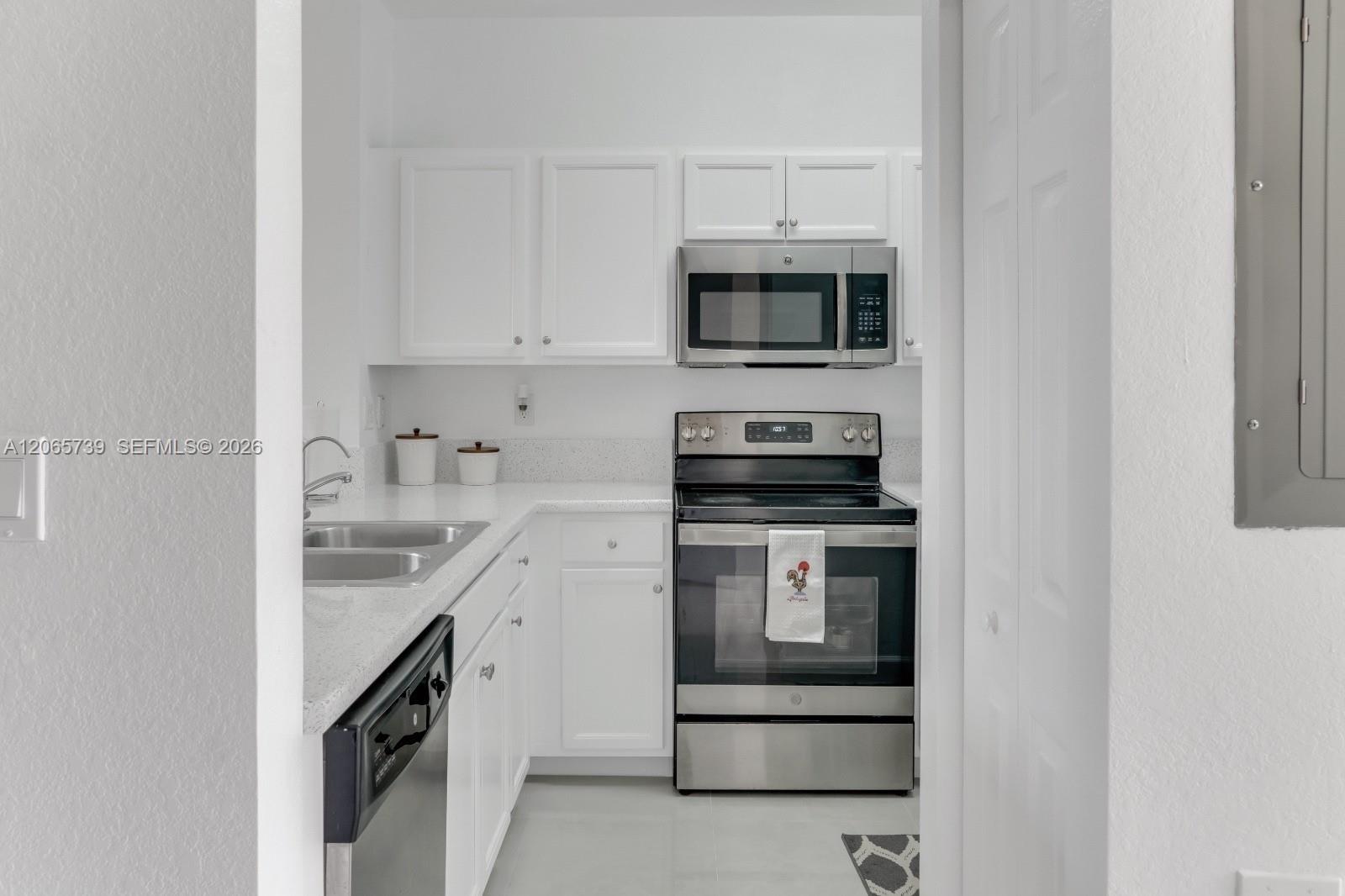 See details 7 3 / 2 1151 sq. ft. $ 2026-08-05 0 Photo