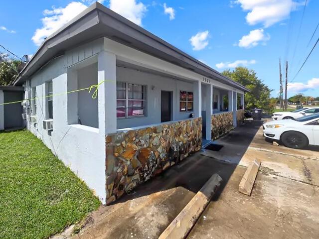 See details / 0 1908 sq. ft. $ 2026-08-06 0 Photo