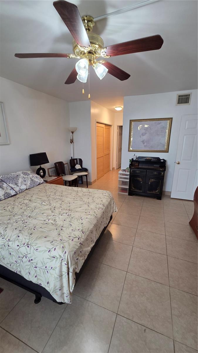 Photo of 3725 Ocean Dr  #409, Hollywood, Florida, 33019 - 