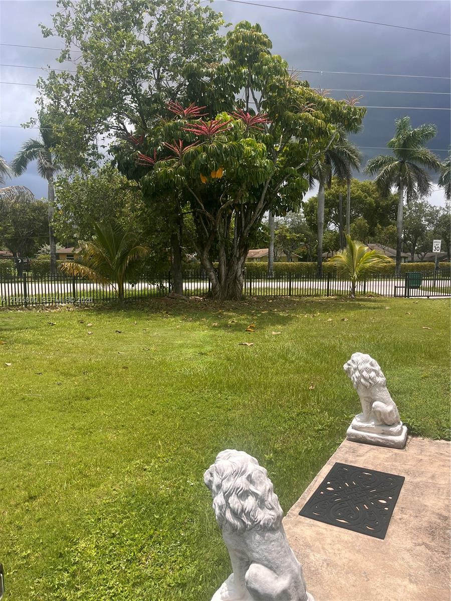 See details 29045 3 / 3 970 sq. ft. $ 2026-10-16 0 Photo
