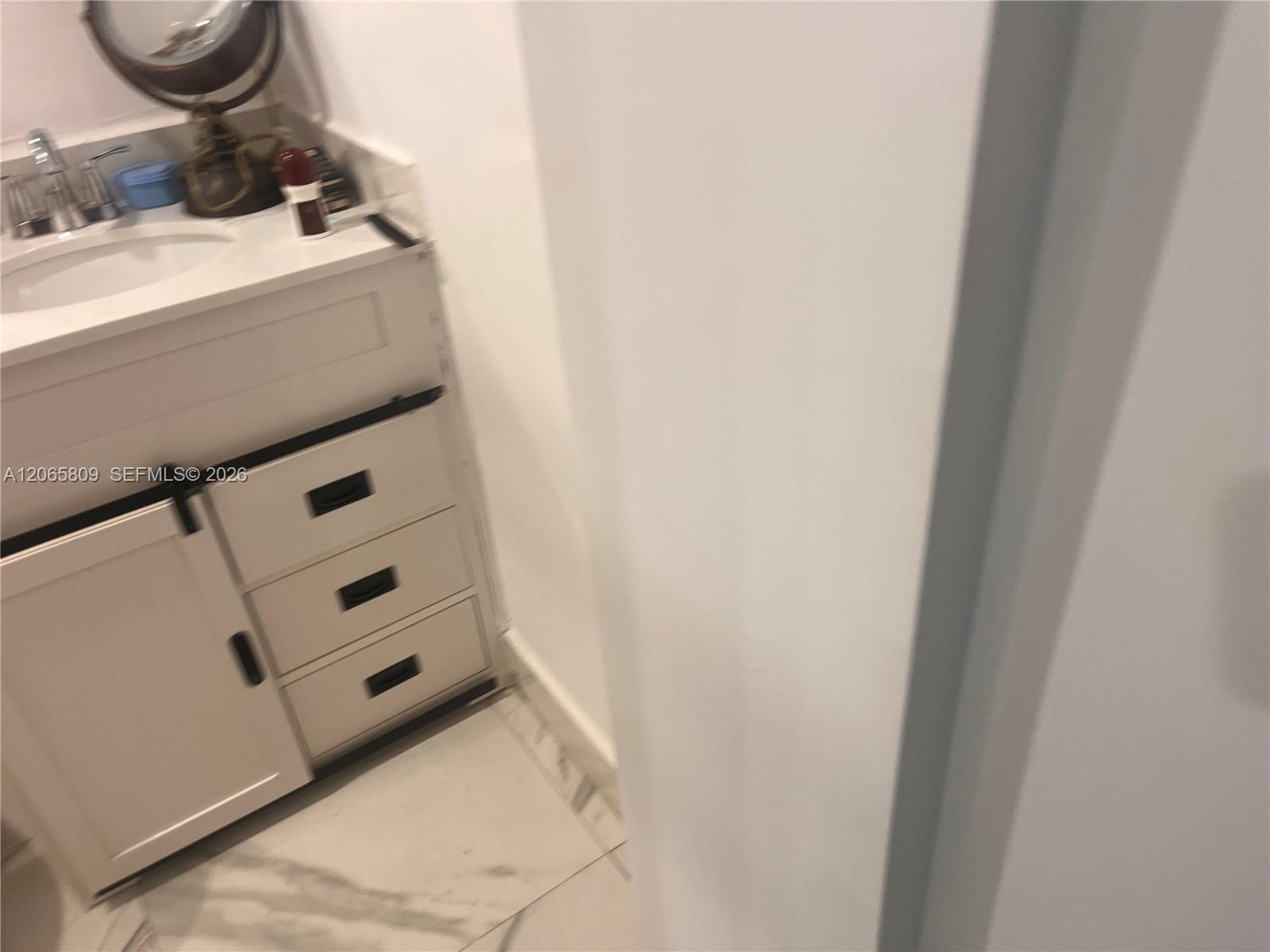 See details 29045 3 / 3 970 sq. ft. $ 2026-10-16 0 Photo