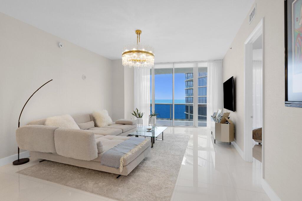 See details 2207 2 / 3 2084 sq. ft. $ 2026-08-06 0 Photo
