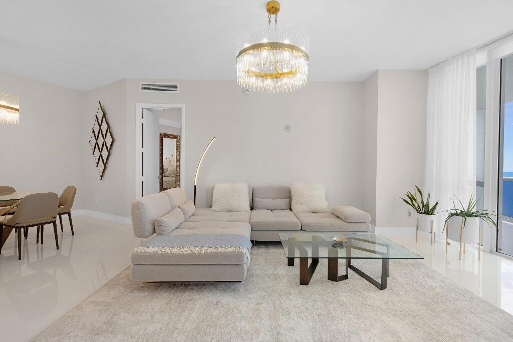 See details 2207 2 / 3 2084 sq. ft. $ 2026-08-06 0 Photo