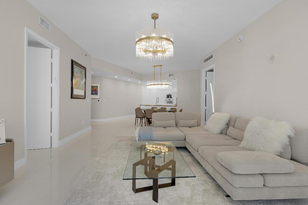 See details 2207 2 / 3 2084 sq. ft. $ 2026-08-06 0 Photo