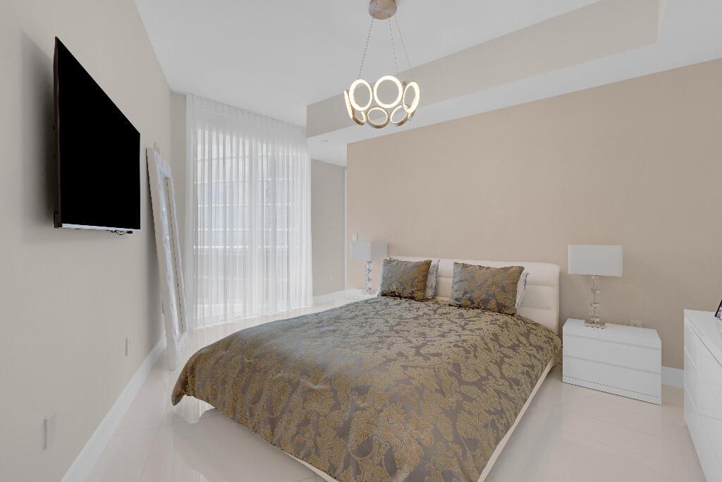 See details 2207 2 / 3 2084 sq. ft. $ 2026-08-06 0 Photo