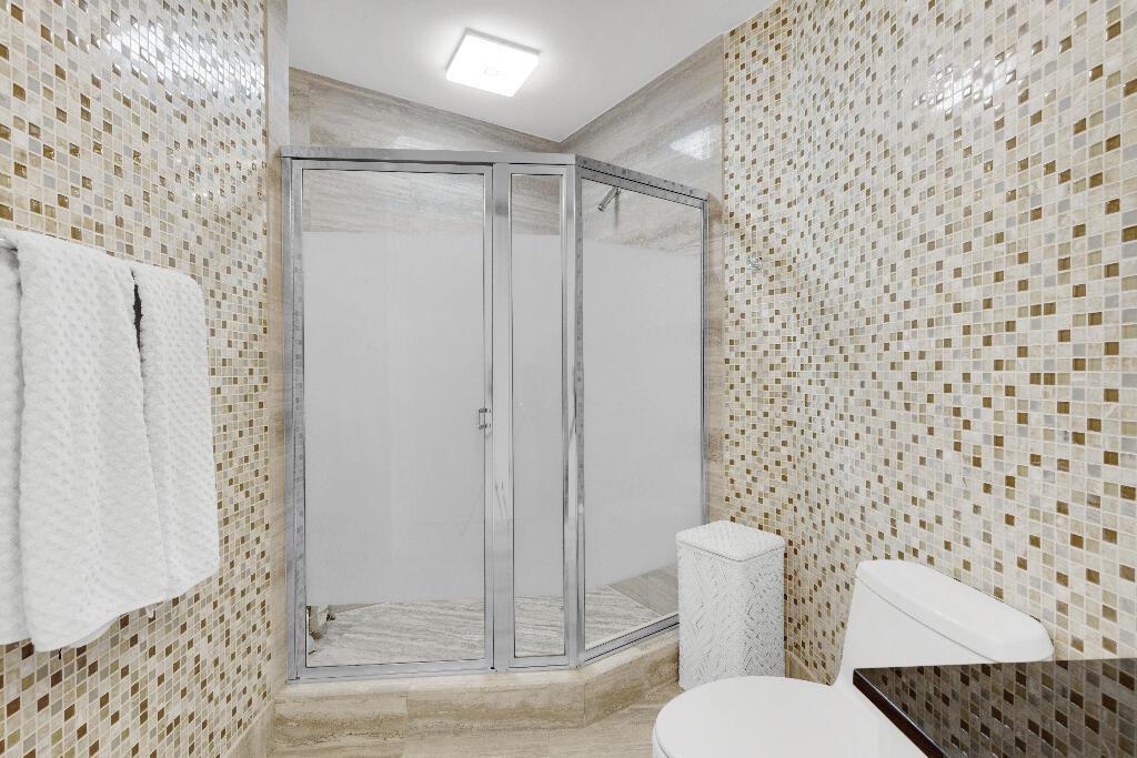 See details 2207 2 / 3 2084 sq. ft. $ 2026-08-06 0 Photo
