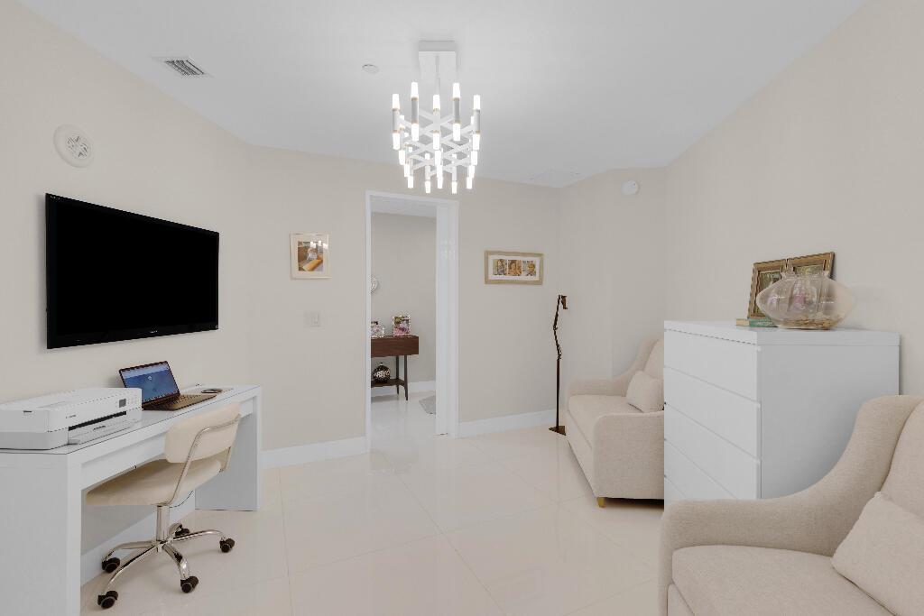See details 2207 2 / 3 2084 sq. ft. $ 2026-08-06 0 Photo