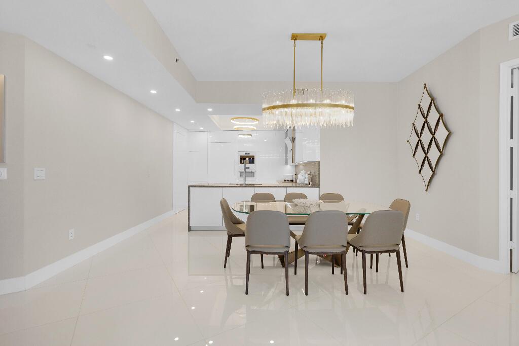 See details 2207 2 / 3 2084 sq. ft. $ 2026-08-06 0 Photo
