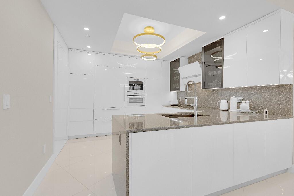 See details 2207 2 / 3 2084 sq. ft. $ 2026-08-06 0 Photo