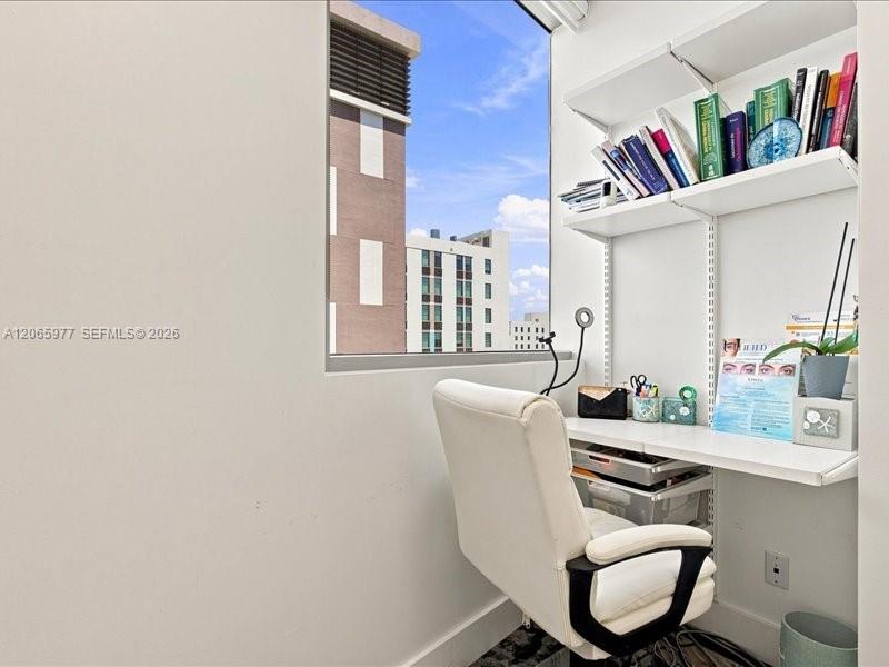 Ver detalles 801 / sq. ft. $ 2026-08-05 0 foto