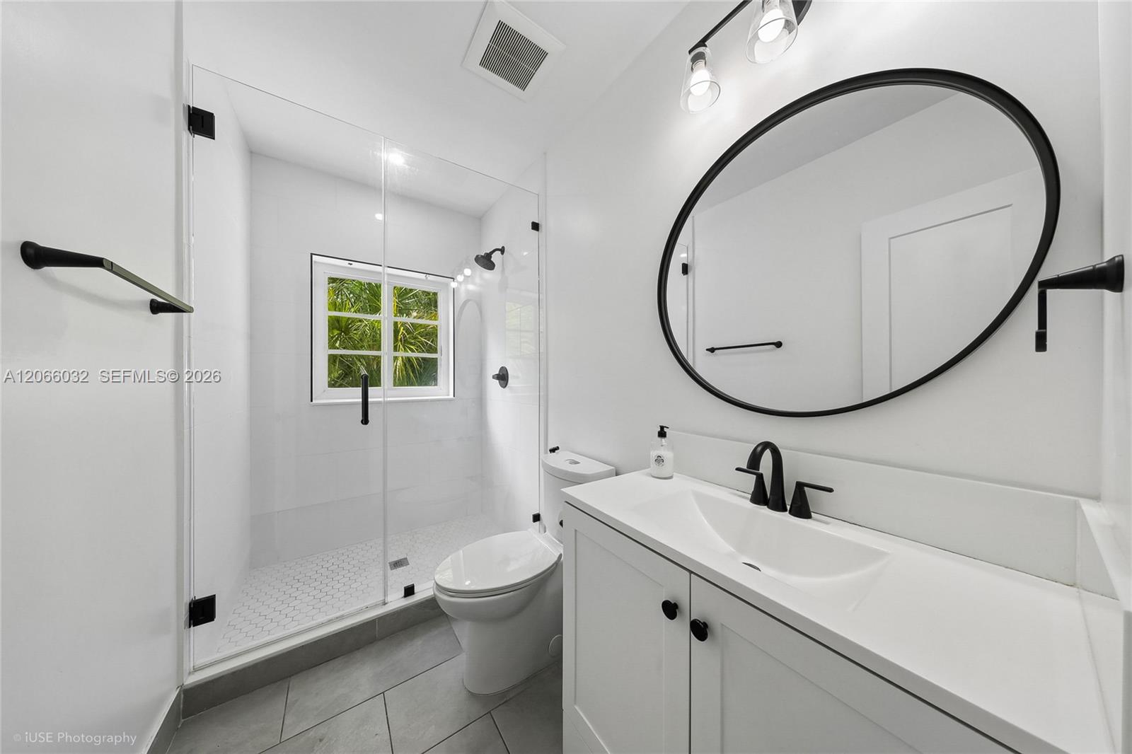  /  2124 sq. ft. $ 2026-08-05 0 foto