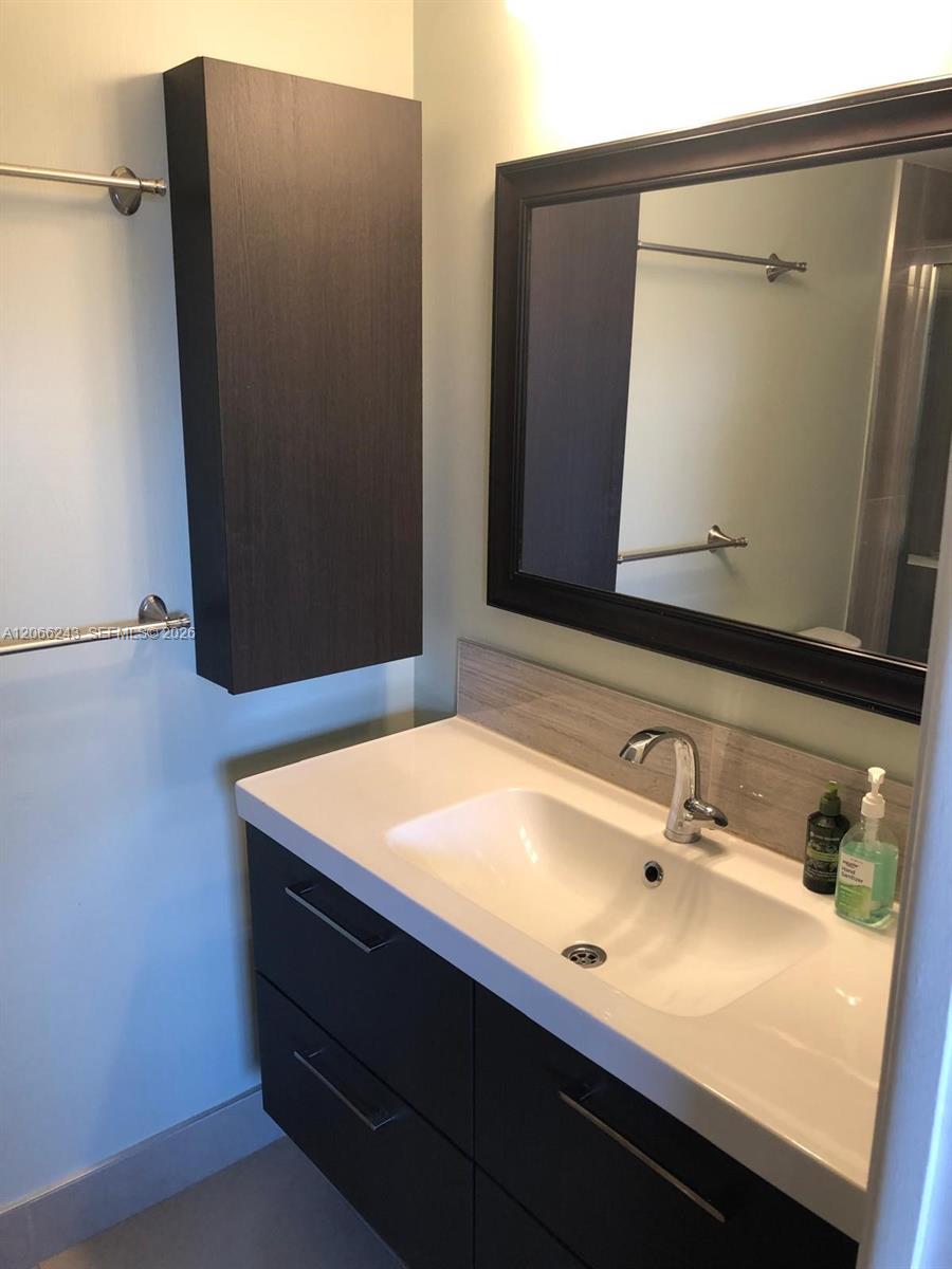 Photo of 319 14th Ave  #707, Hallandale Beach, Florida, 33009 - 
