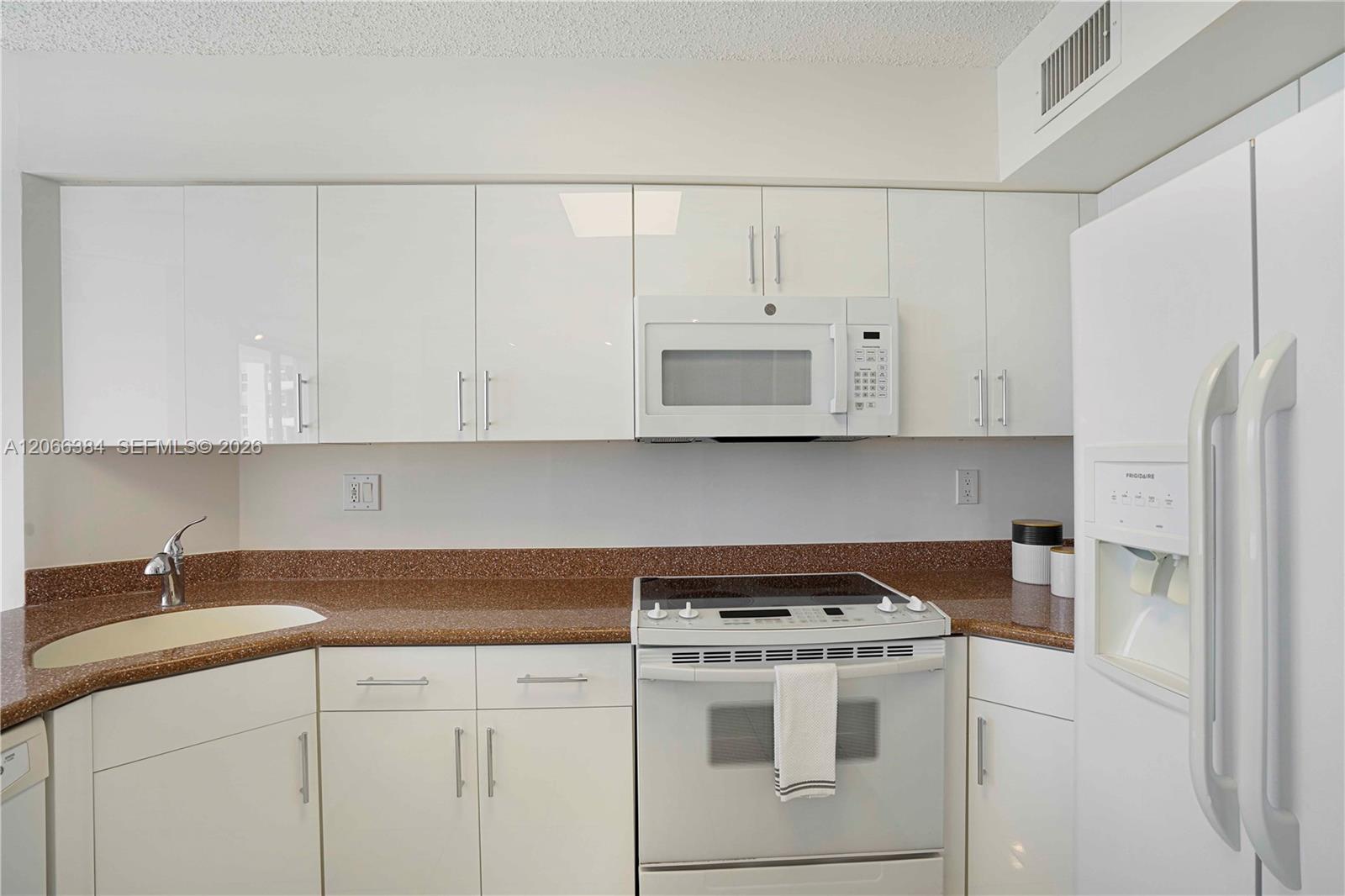 Photo of 3530 Mystic Pointe Dr  #3214, Aventura, Florida, 33180 - 