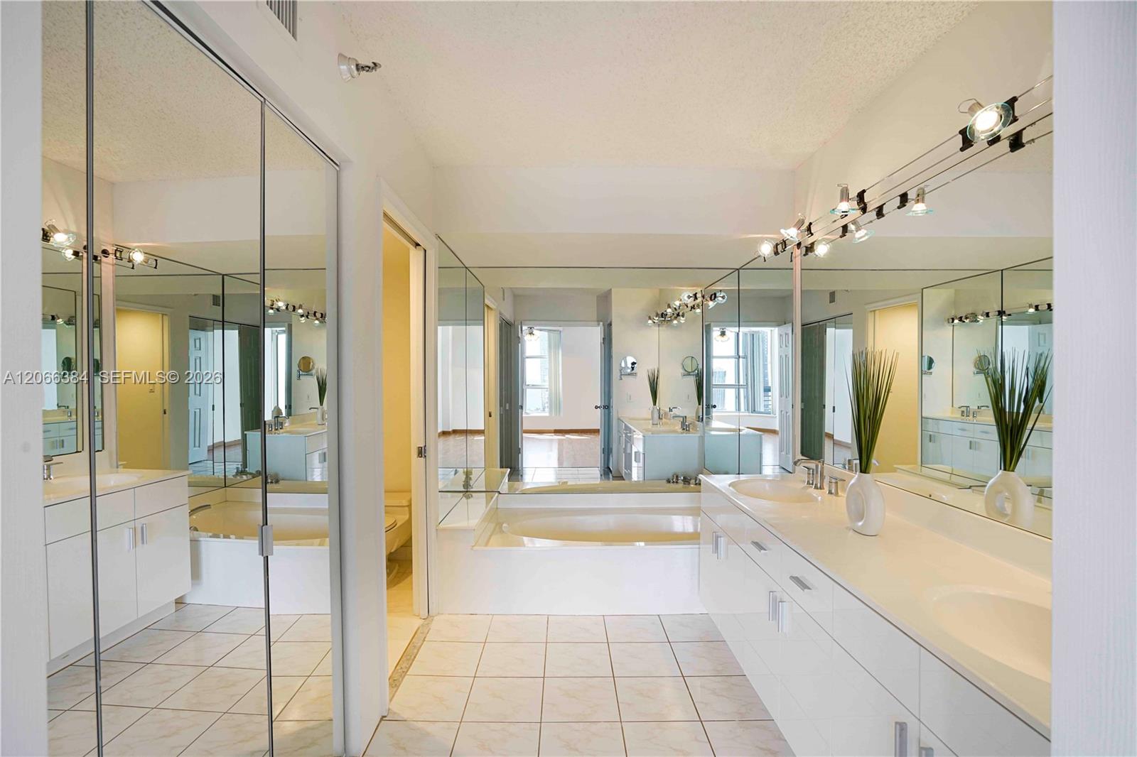 Photo of 3530 Mystic Pointe Dr  #3214, Aventura, Florida, 33180 - 