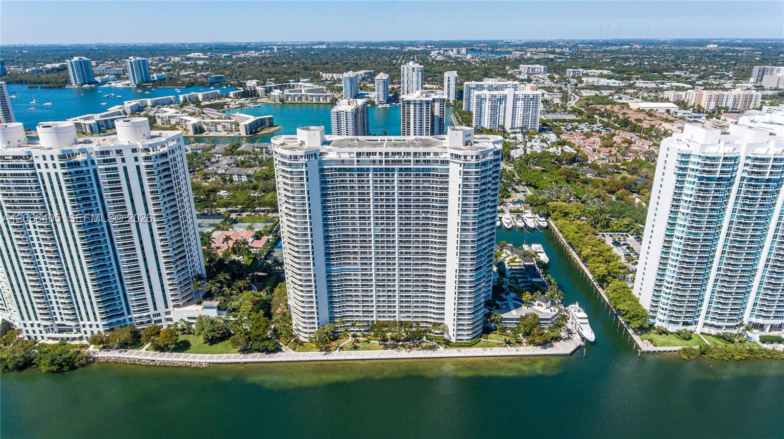1402 3 / 4 2770 sq. ft. $ 2026-08-06 0 foto