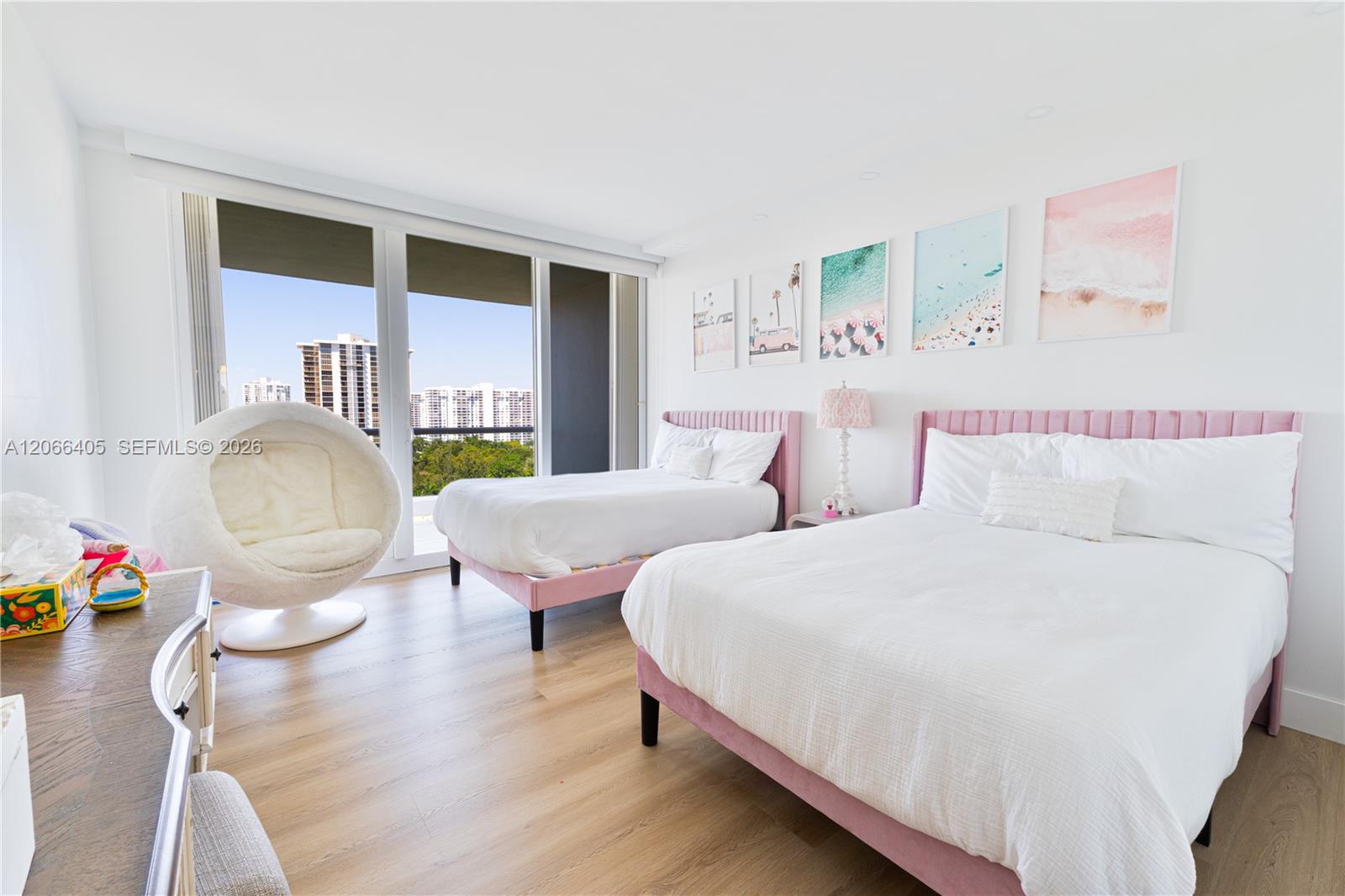 1402 3 / 4 2770 sq. ft. $ 2026-08-06 0 foto