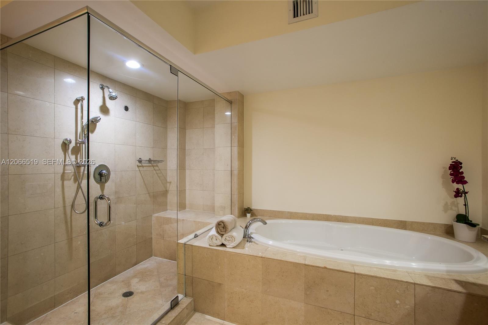 1711 2 / 2 1554 sq. ft. $ 2026-08-06 0 Photo
