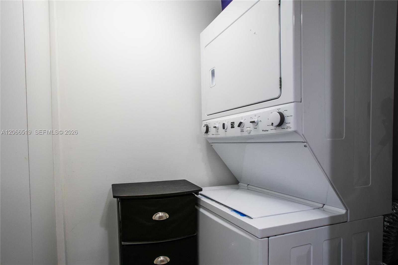 1711 2 / 2 1554 sq. ft. $ 2026-08-06 0 Photo