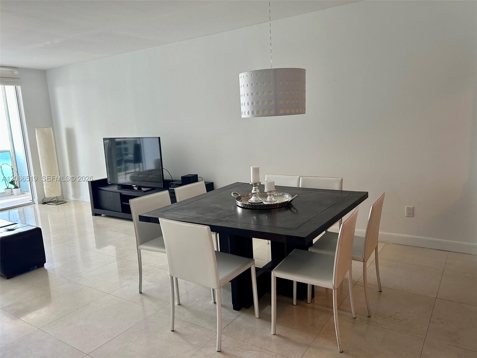 1711 2 / 2 1554 sq. ft. $ 2026-08-06 0 Photo