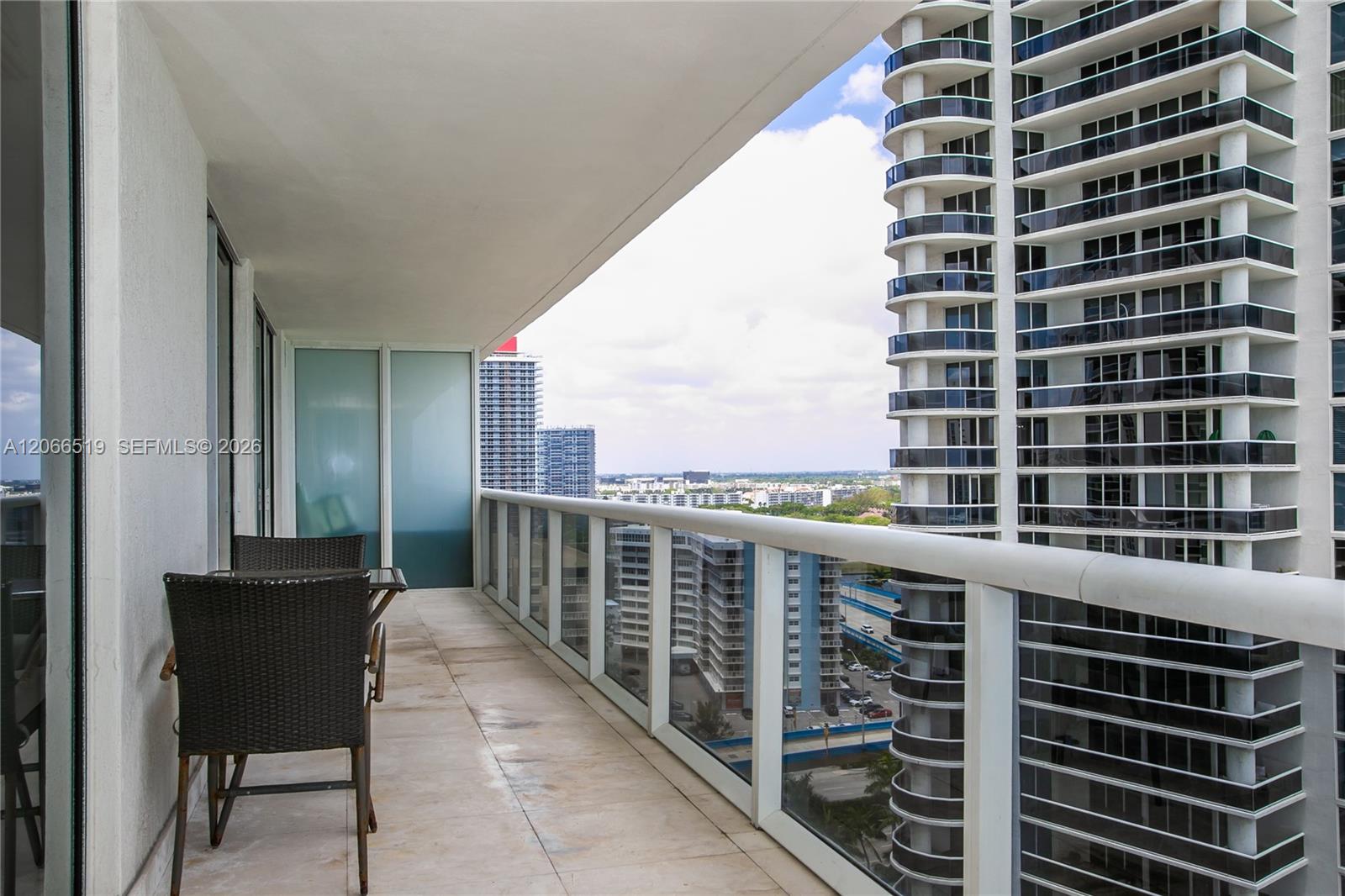 1711 2 / 2 1554 sq. ft. $ 2026-08-06 0 Photo