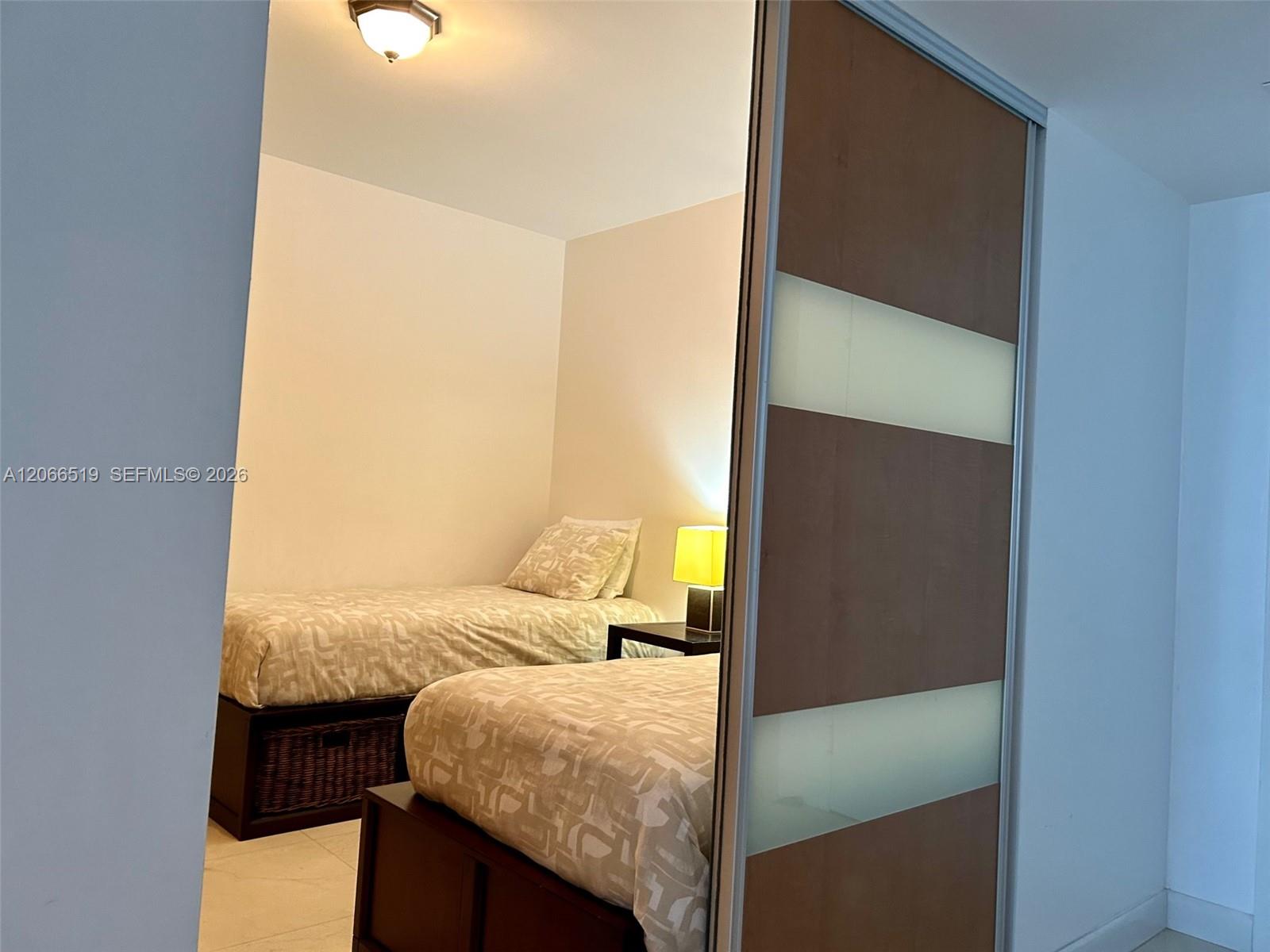 1711 2 / 2 1554 sq. ft. $ 2026-08-06 0 Photo
