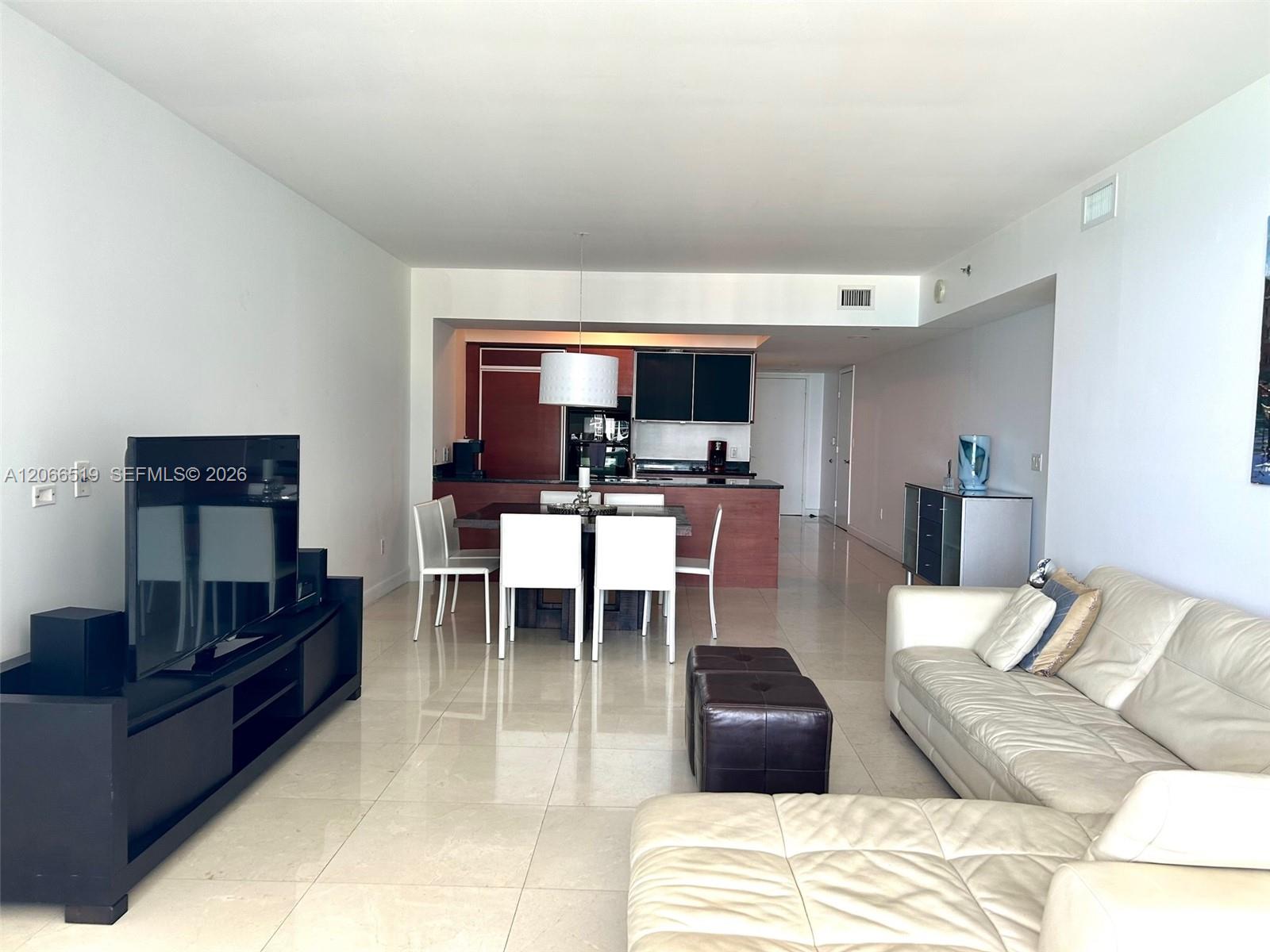 1711 2 / 2 1554 sq. ft. $ 2026-08-06 0 Photo