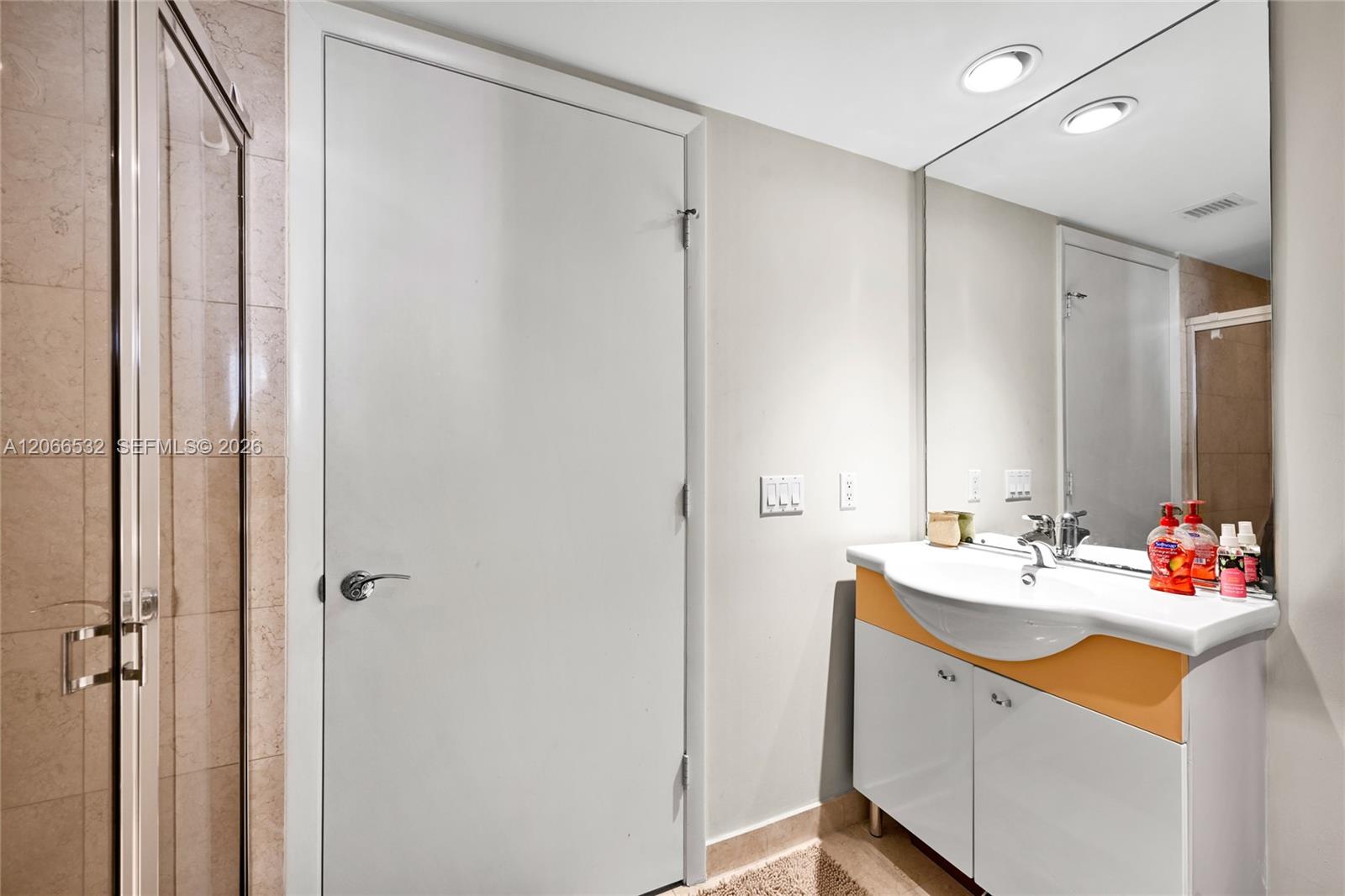 See details 3606 2 / 2 1448 sq. ft. $ 2026-08-06 0 Photo